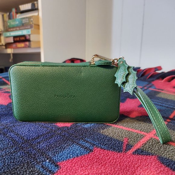 Pandora Jewelry - Green Pandora Jewelry Organizer/Travel Case